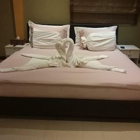Boomerang Guesthouse And Bar Pattaya Extérieur photo