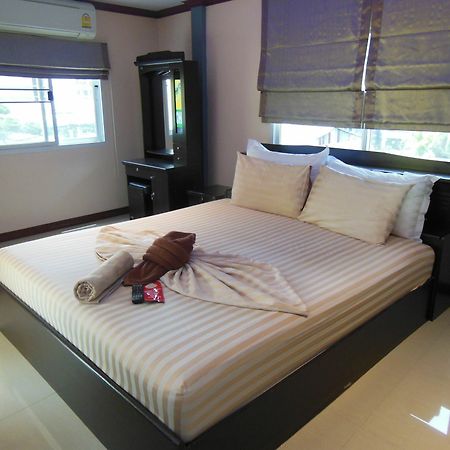 Boomerang Guesthouse And Bar Pattaya Extérieur photo