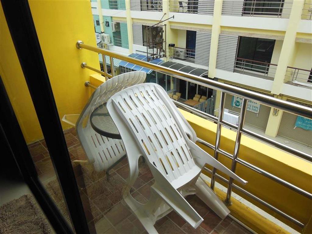 Boomerang Guesthouse And Bar Pattaya Extérieur photo