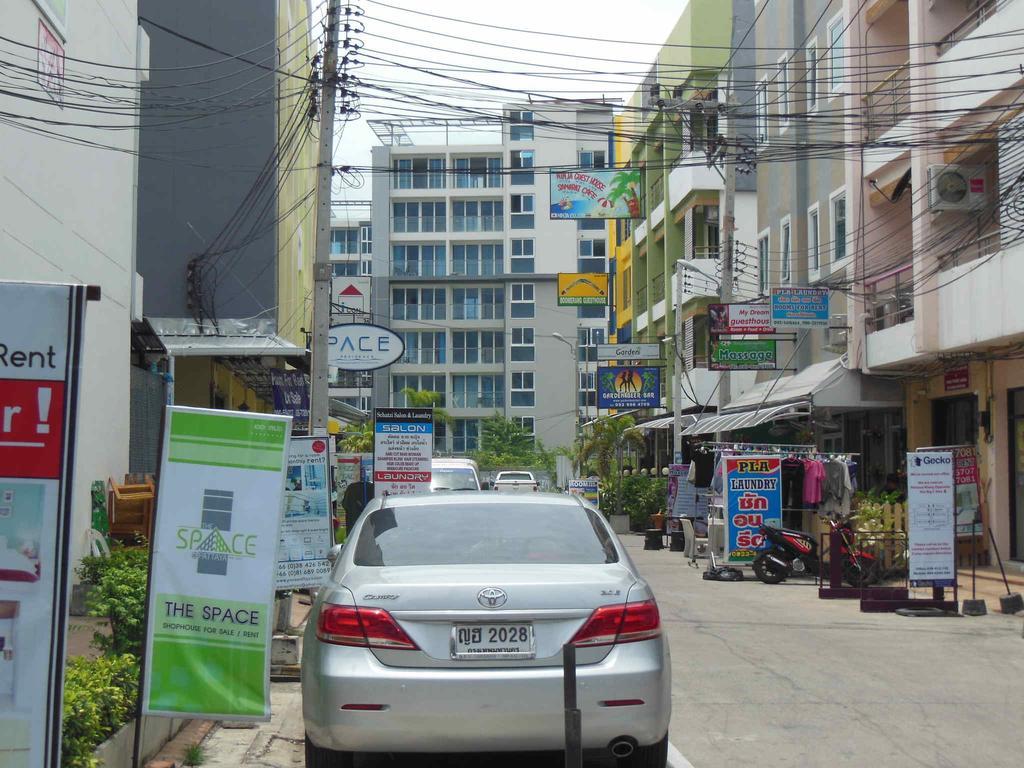 Boomerang Guesthouse And Bar Pattaya Extérieur photo