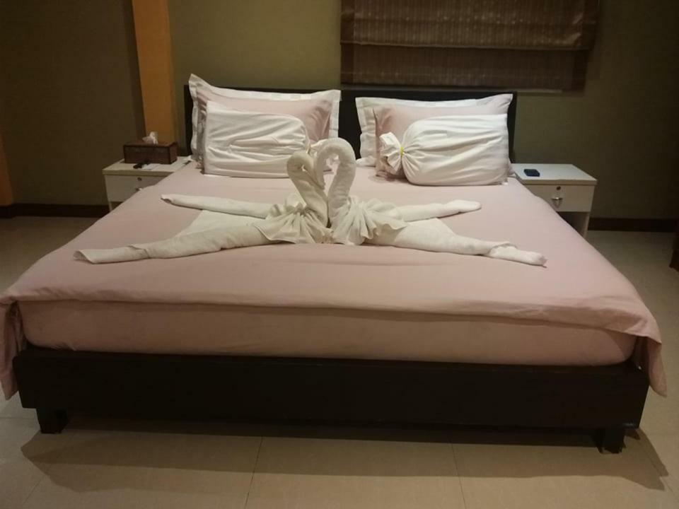 Boomerang Guesthouse And Bar Pattaya Extérieur photo