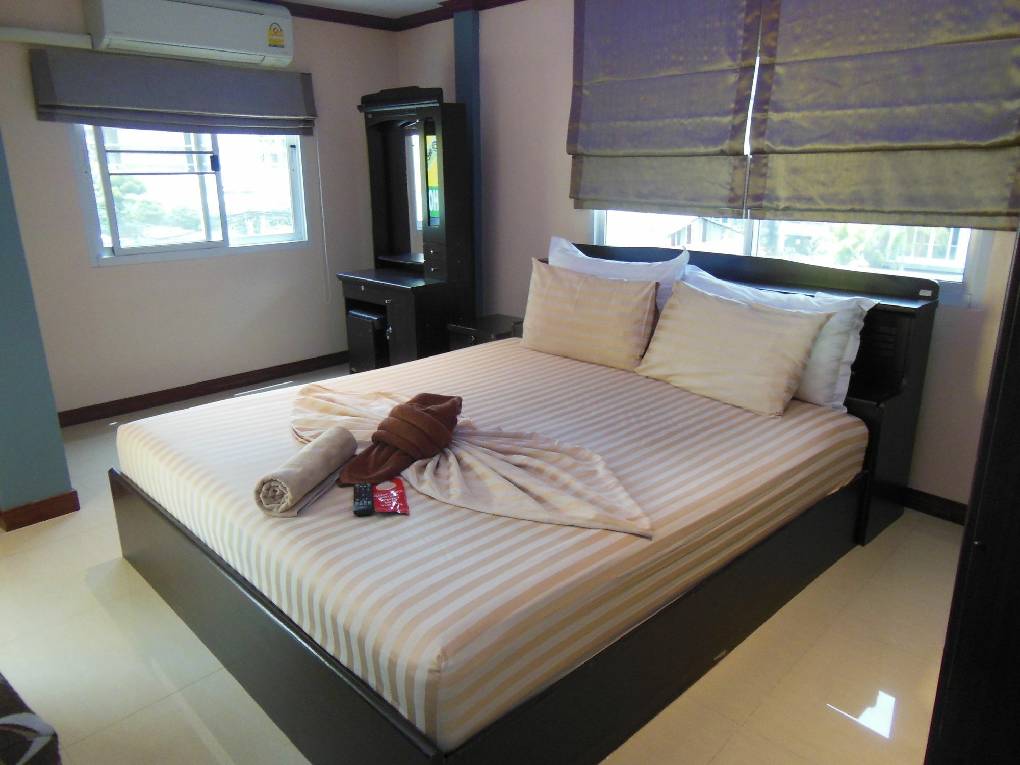 Boomerang Guesthouse And Bar Pattaya Extérieur photo